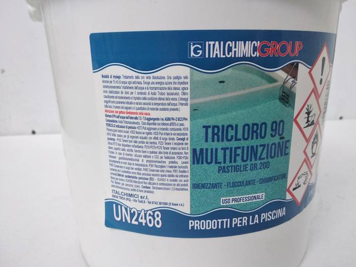 https://www.calzolarire.it/piscina/102128-cloro-multifunzione-in-pastiglie-gr200-5kg.html?search_query=73839&results=1