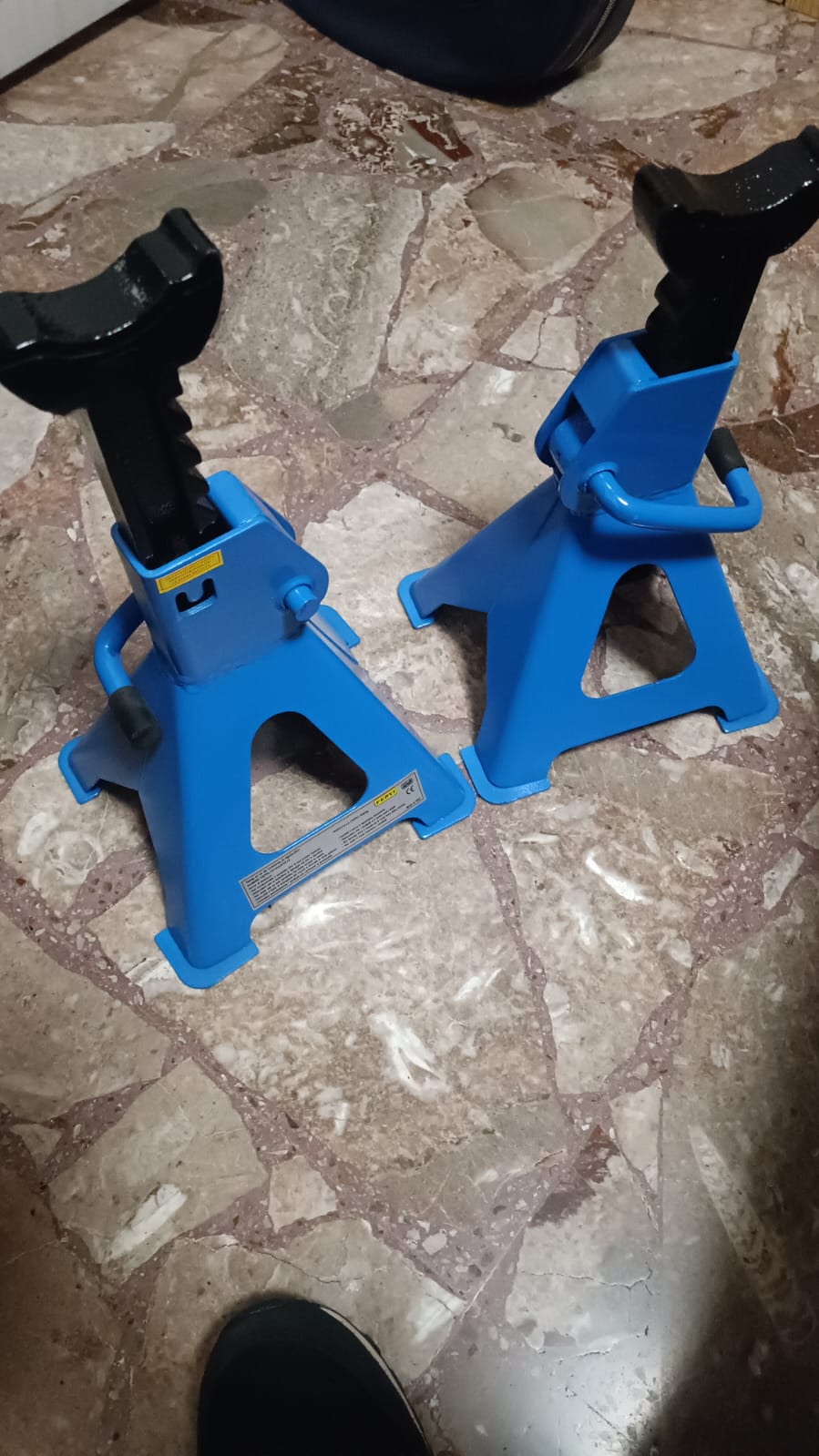 Pair of 3-ton Capacity Stands Fervi