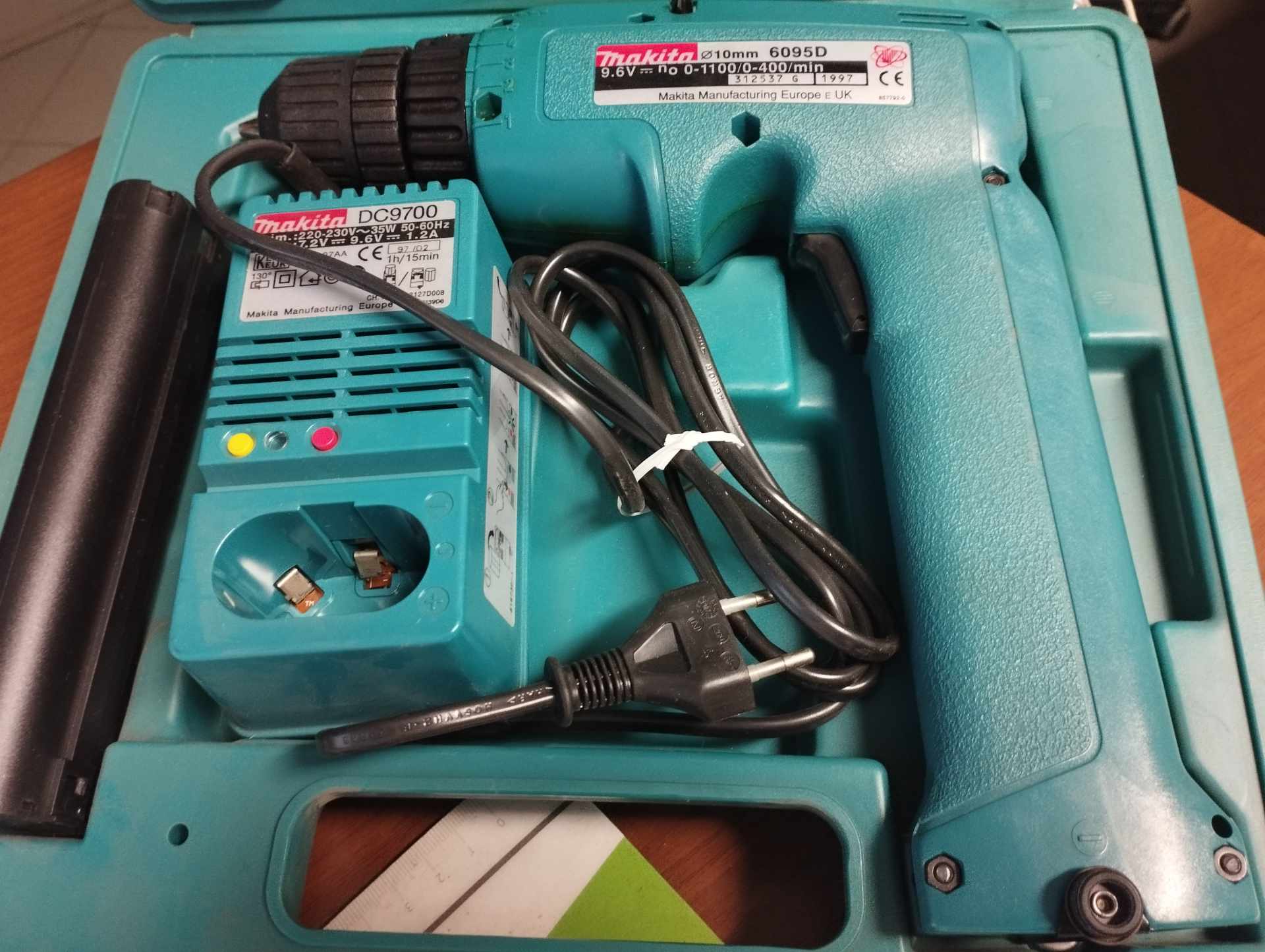 Trapano avvitatore.10MM 9.6V autoserrante Makita